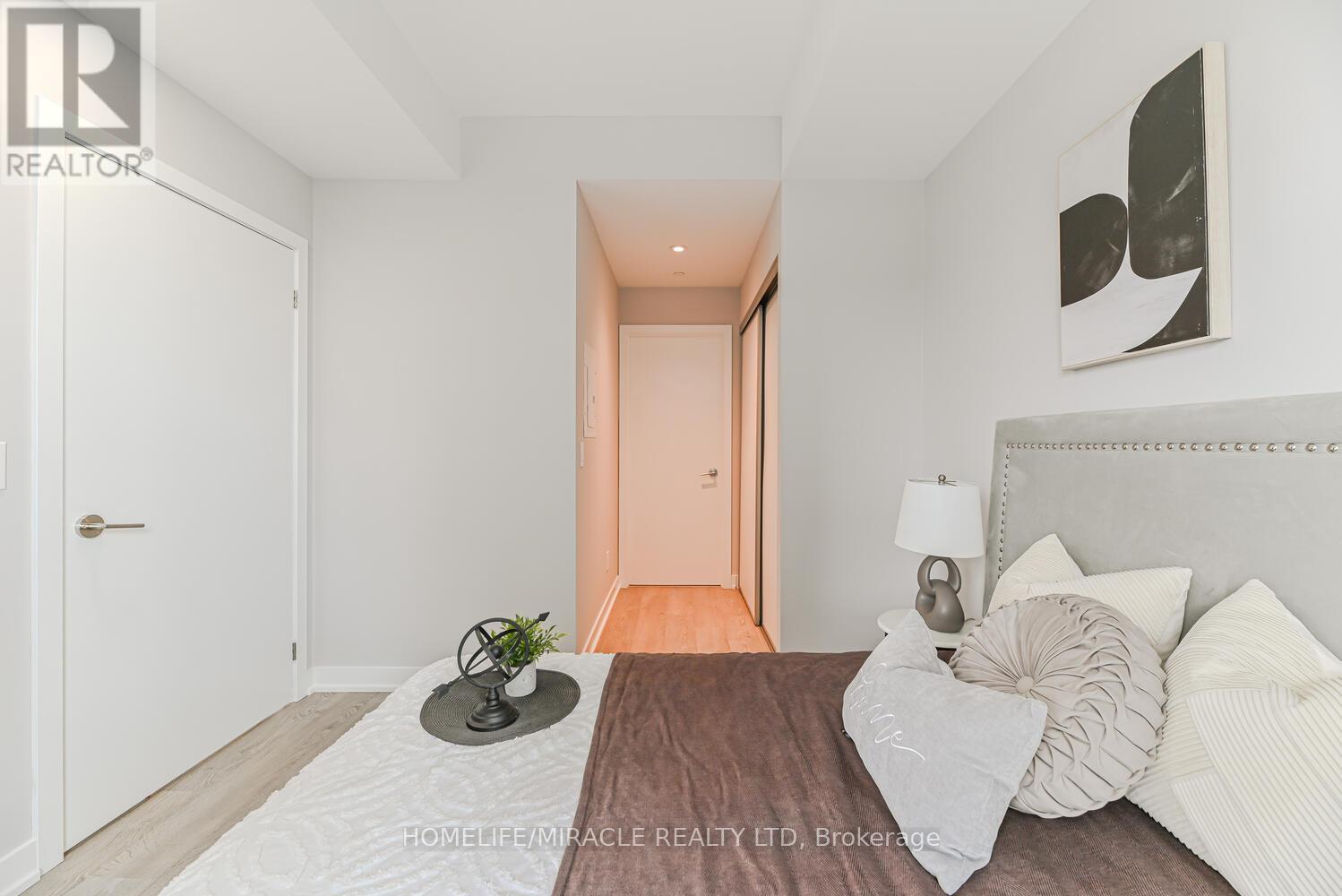 Photo 9 of 3811 1926 Lakeshore Boulevard, Toronto ON