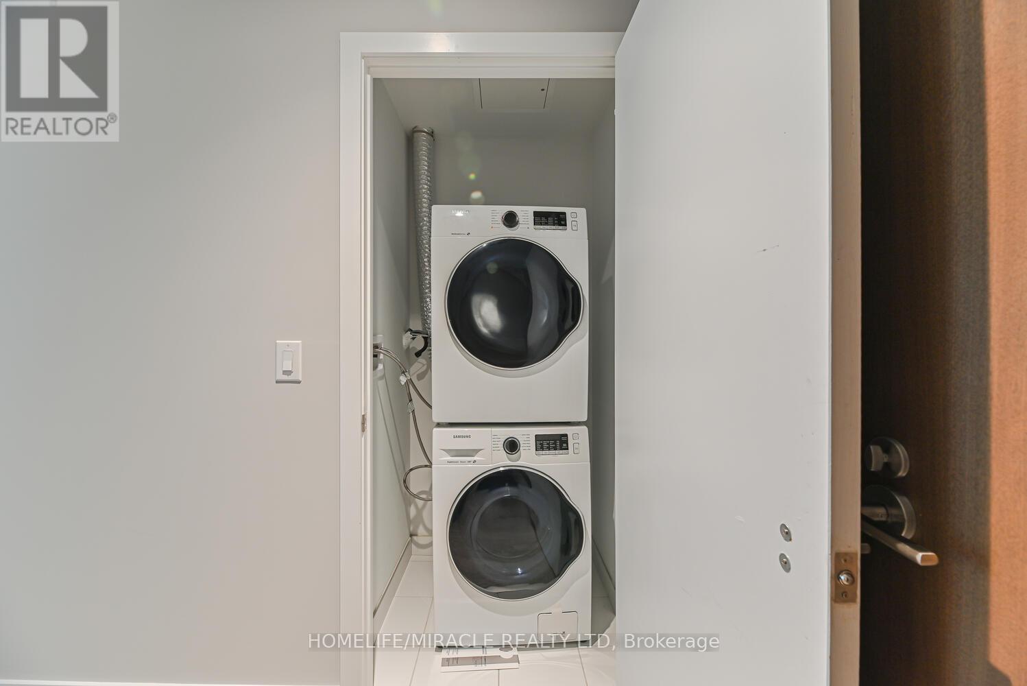 Photo 25 of 3811 1926 Lakeshore Boulevard, Toronto ON