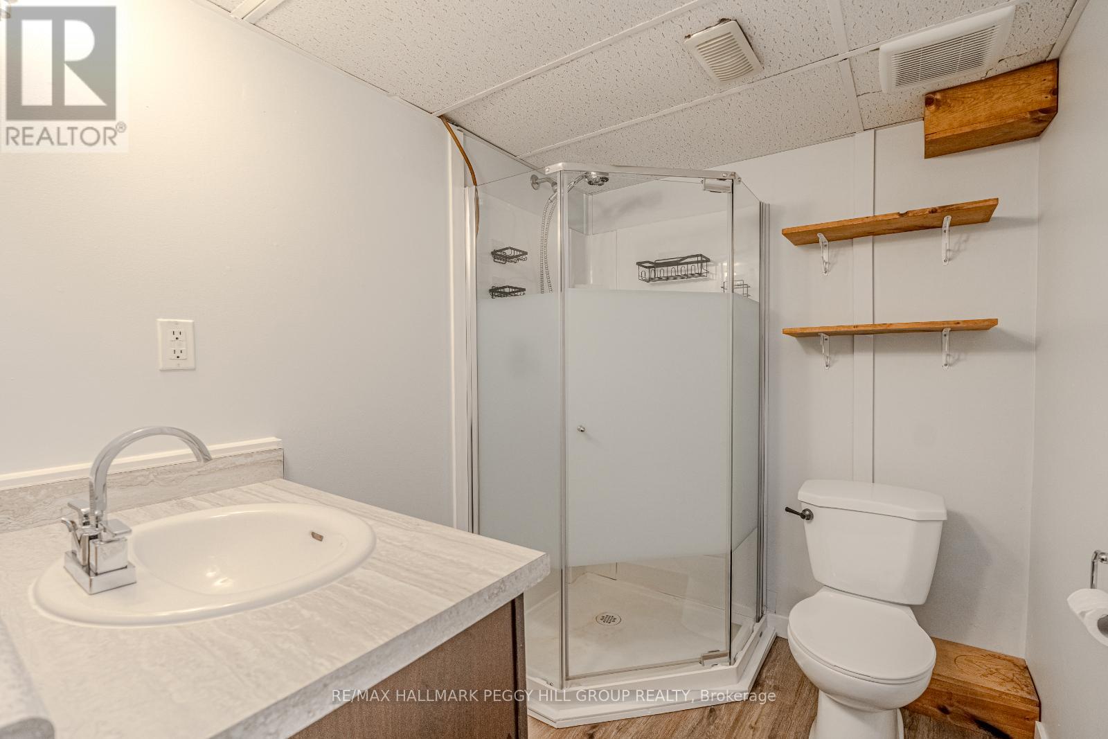Photo 23 of 44 Edward Street, Bracebridge ON