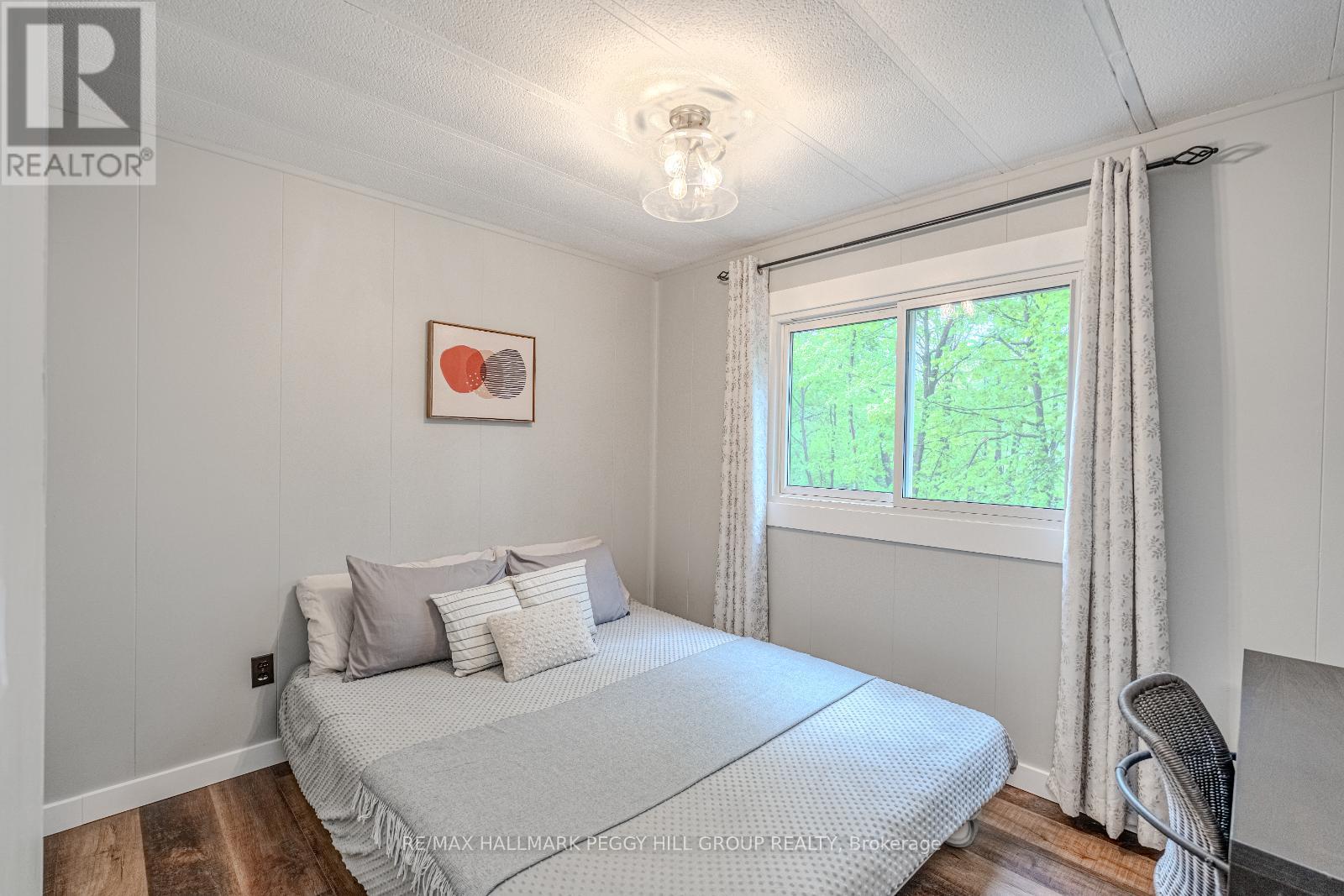 Photo 18 of 44 Edward Street, Bracebridge ON