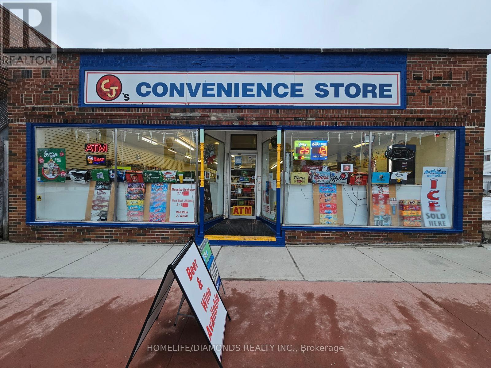 Photo 10 of 62 King Street, Norfolk ON