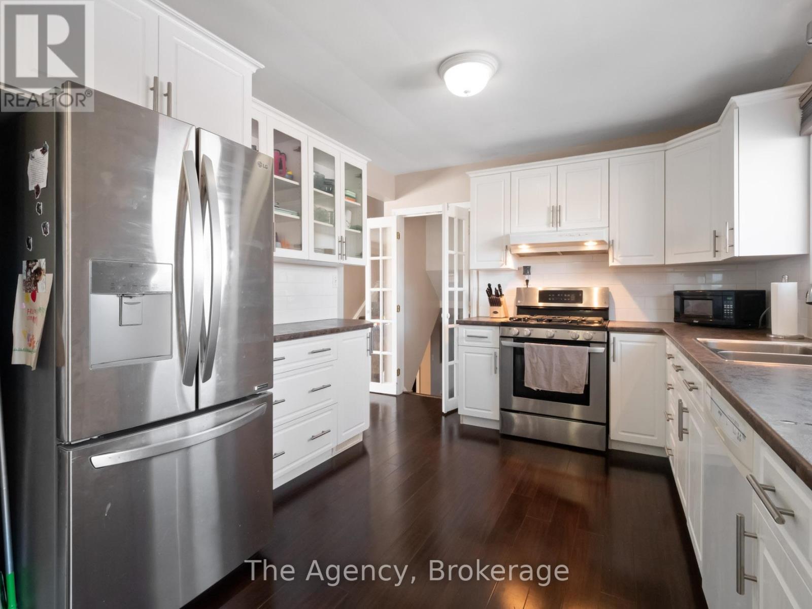 Photo 11 of 24 Gladys Avenue, Welland ON