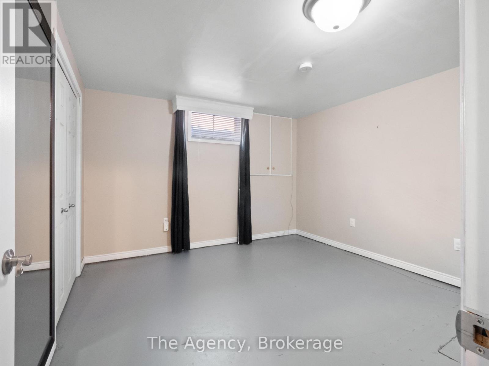 Photo 34 of 24 Gladys Avenue, Welland ON