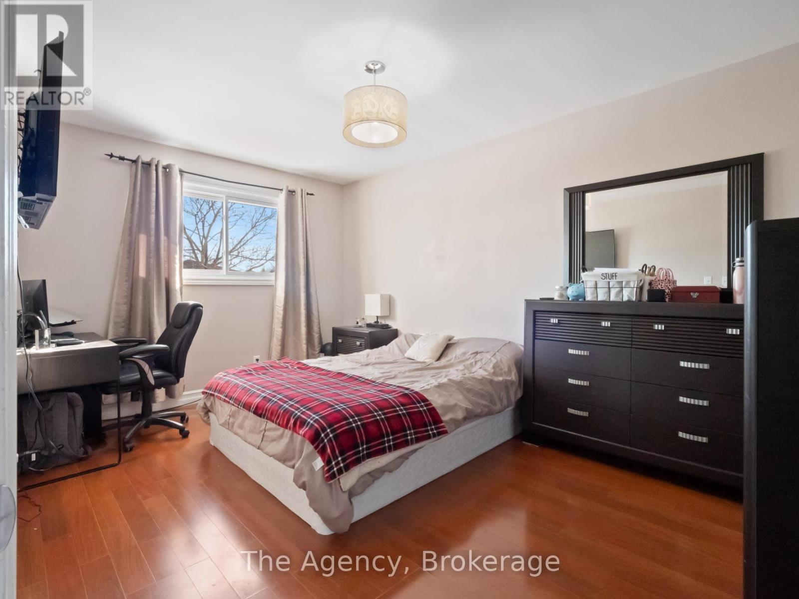 Photo 23 of 24 Gladys Avenue, Welland ON