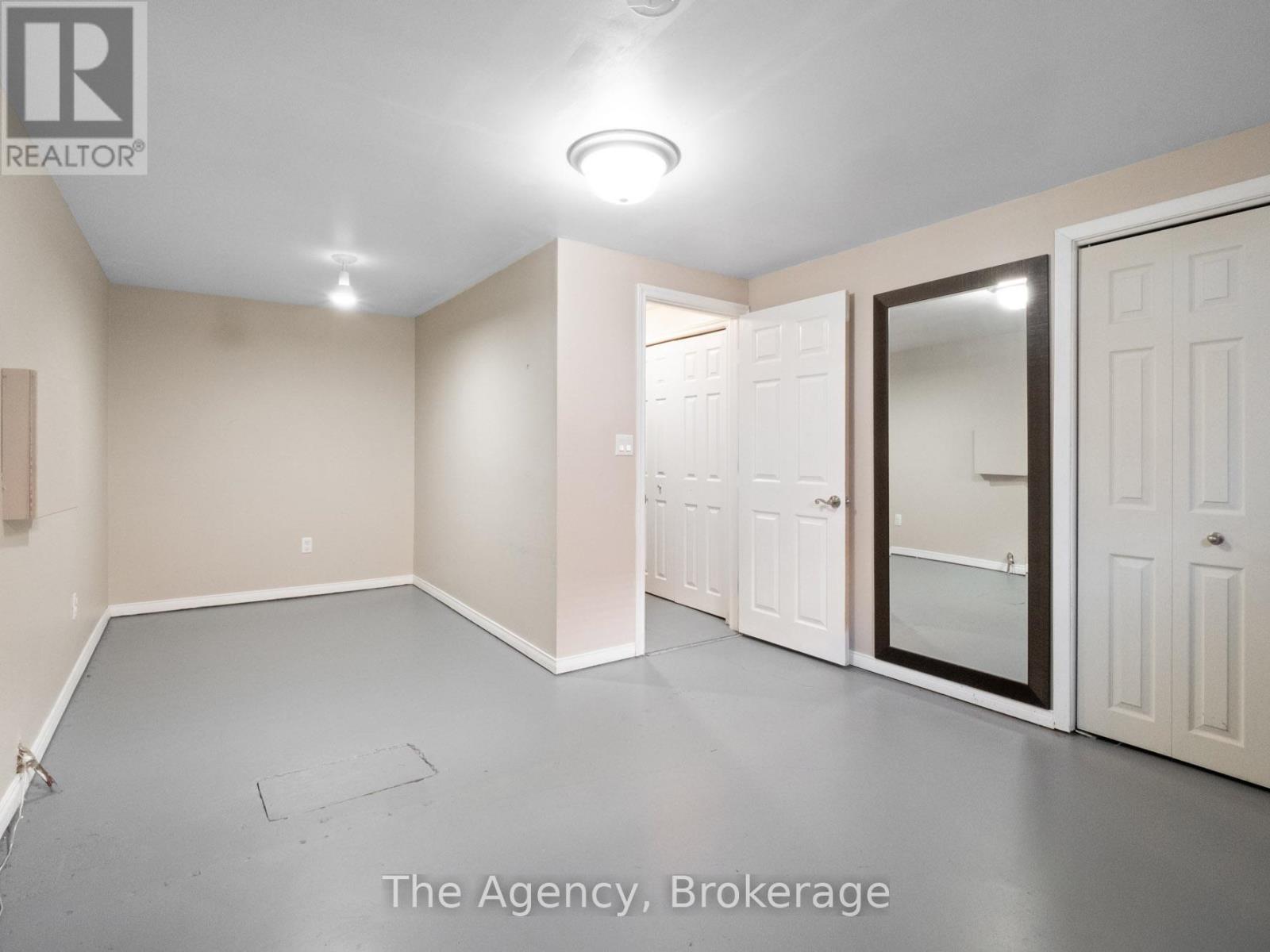 Photo 3 of 24 Gladys Avenue, Welland ON
