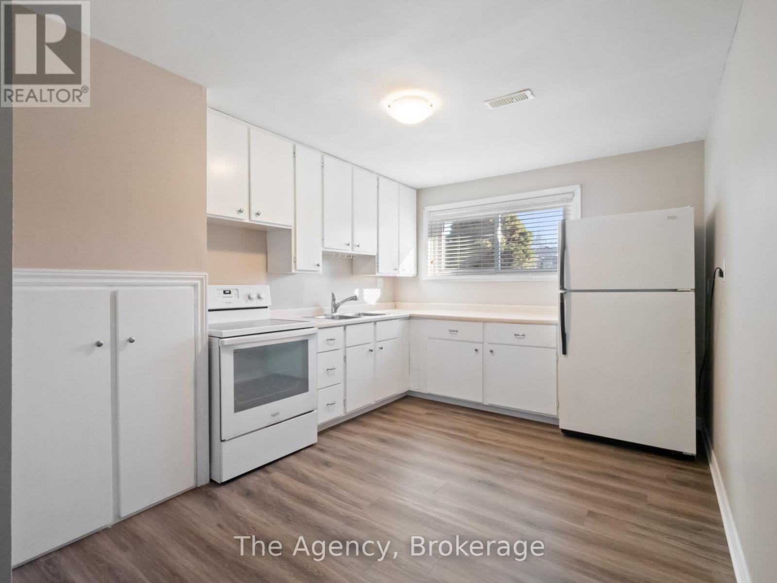Photo 32 of 24 Gladys Avenue, Welland ON