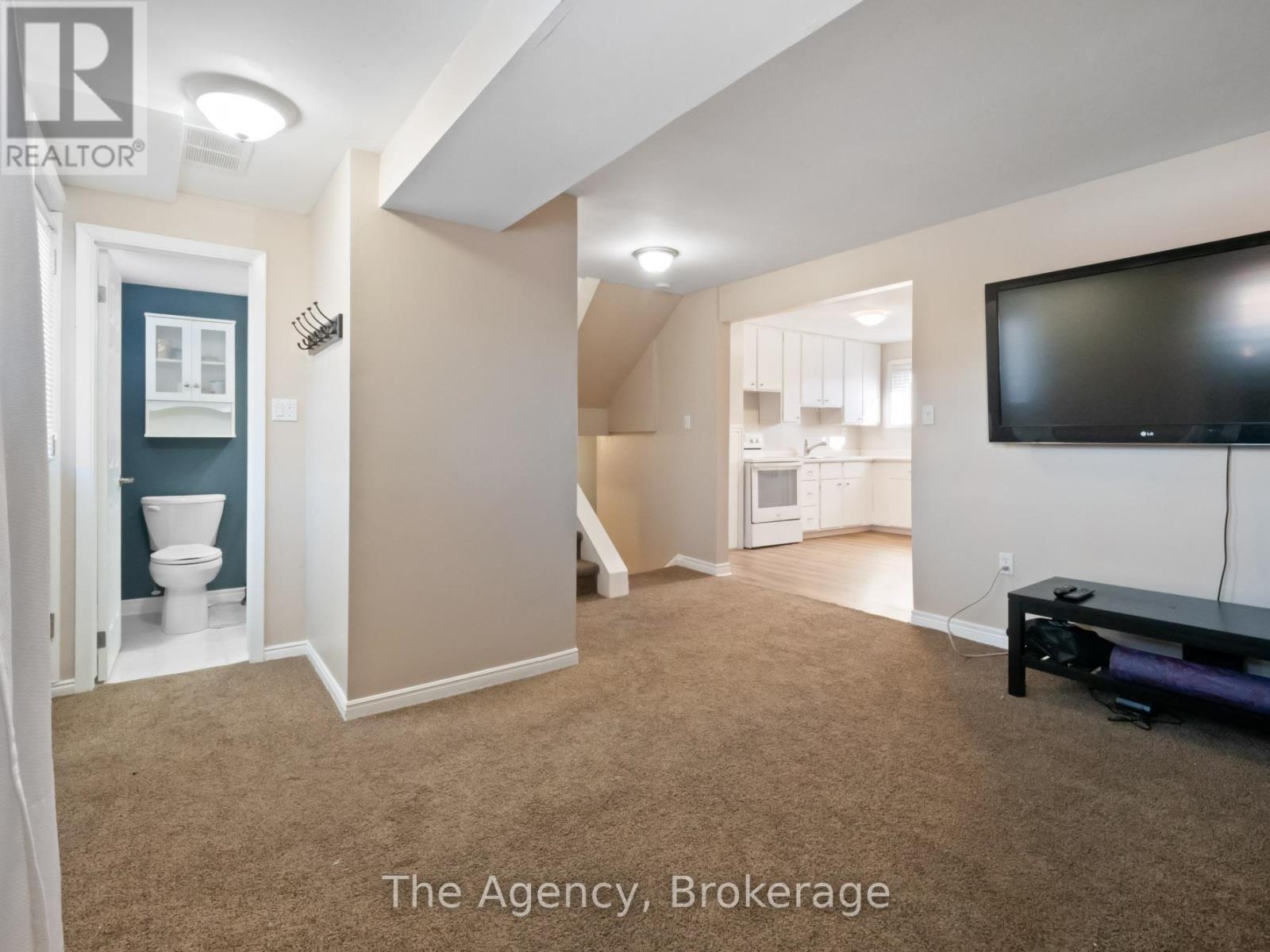 Photo 33 of 24 Gladys Avenue, Welland ON