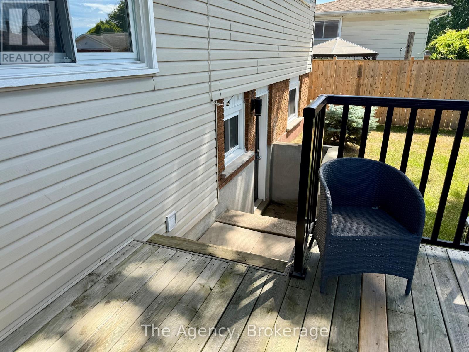 Photo 19 of 24 Gladys Avenue, Welland ON