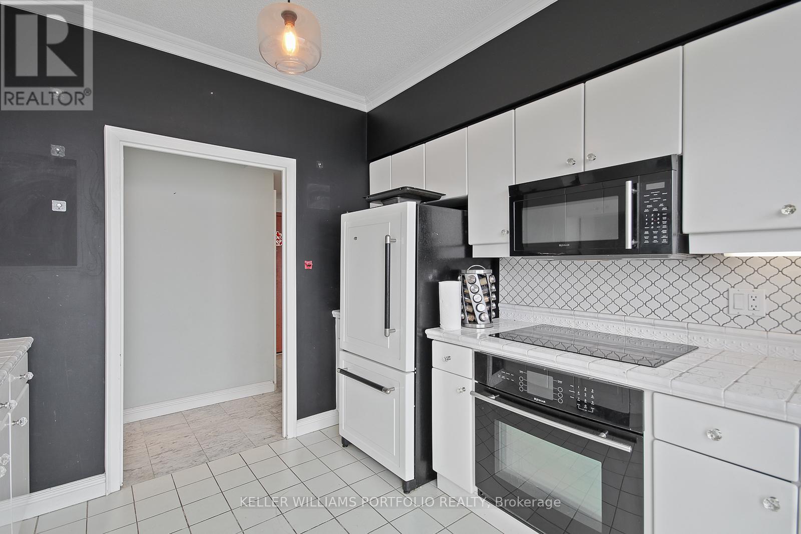 Photo 19 of 3302 10 Yonge Street, Toronto ON