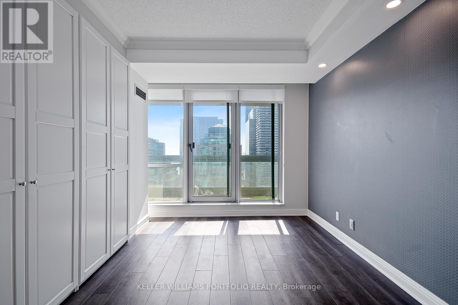 Photo 10 of 3302 10 Yonge Street, Toronto ON