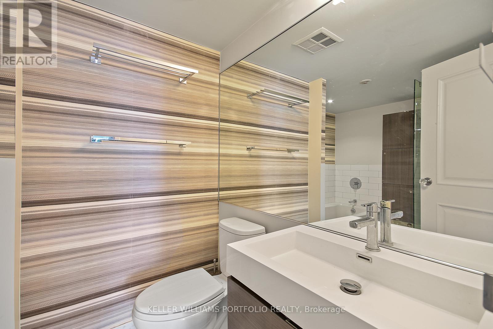 Photo 16 of 3302 10 Yonge Street, Toronto ON