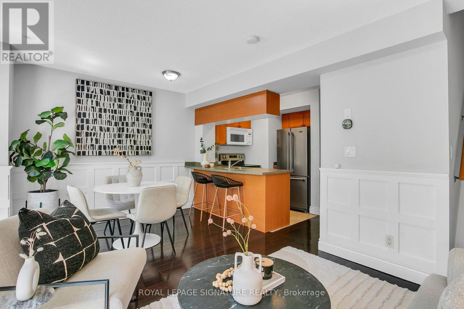 Photo 1 of 627 3 Everson Drive, Toronto ON