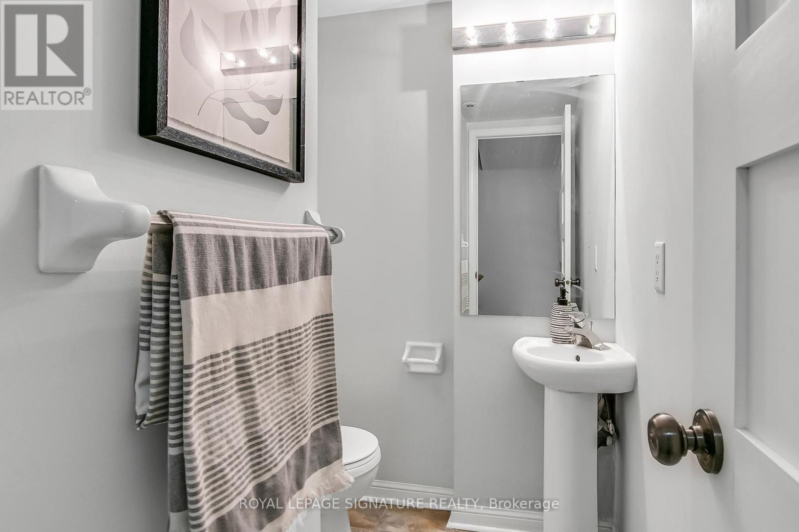 Photo 13 of 627 3 Everson Drive, Toronto ON