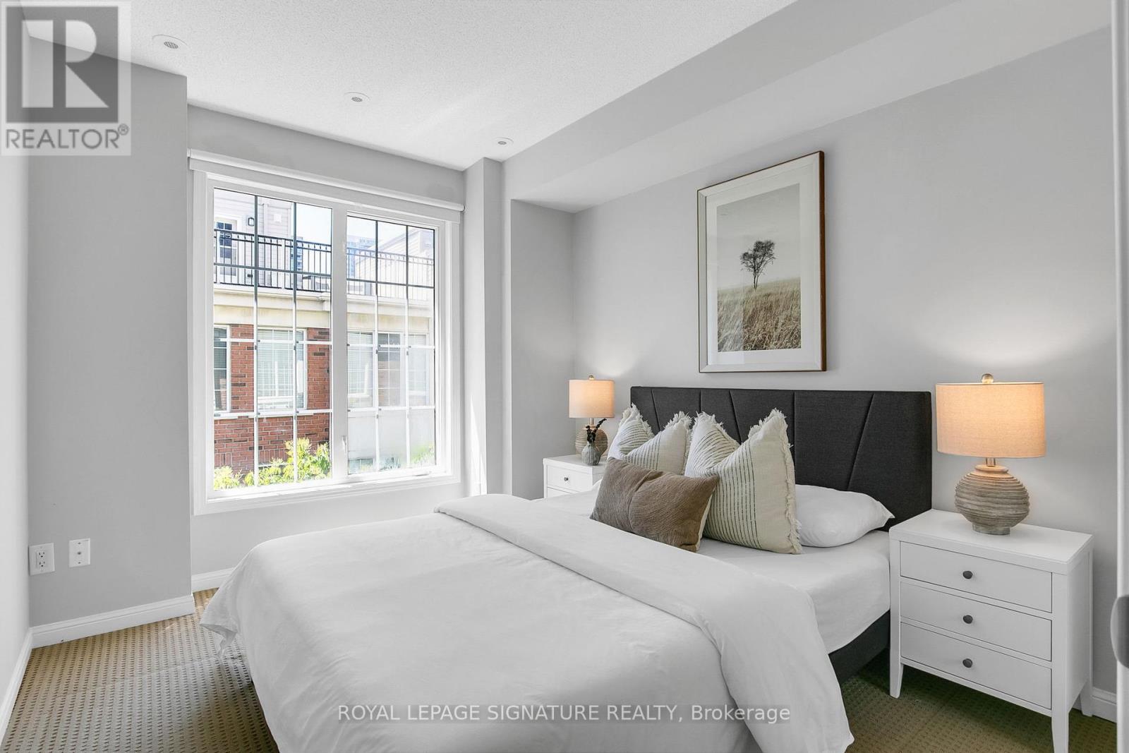 Photo 2 of 627 3 Everson Drive, Toronto ON