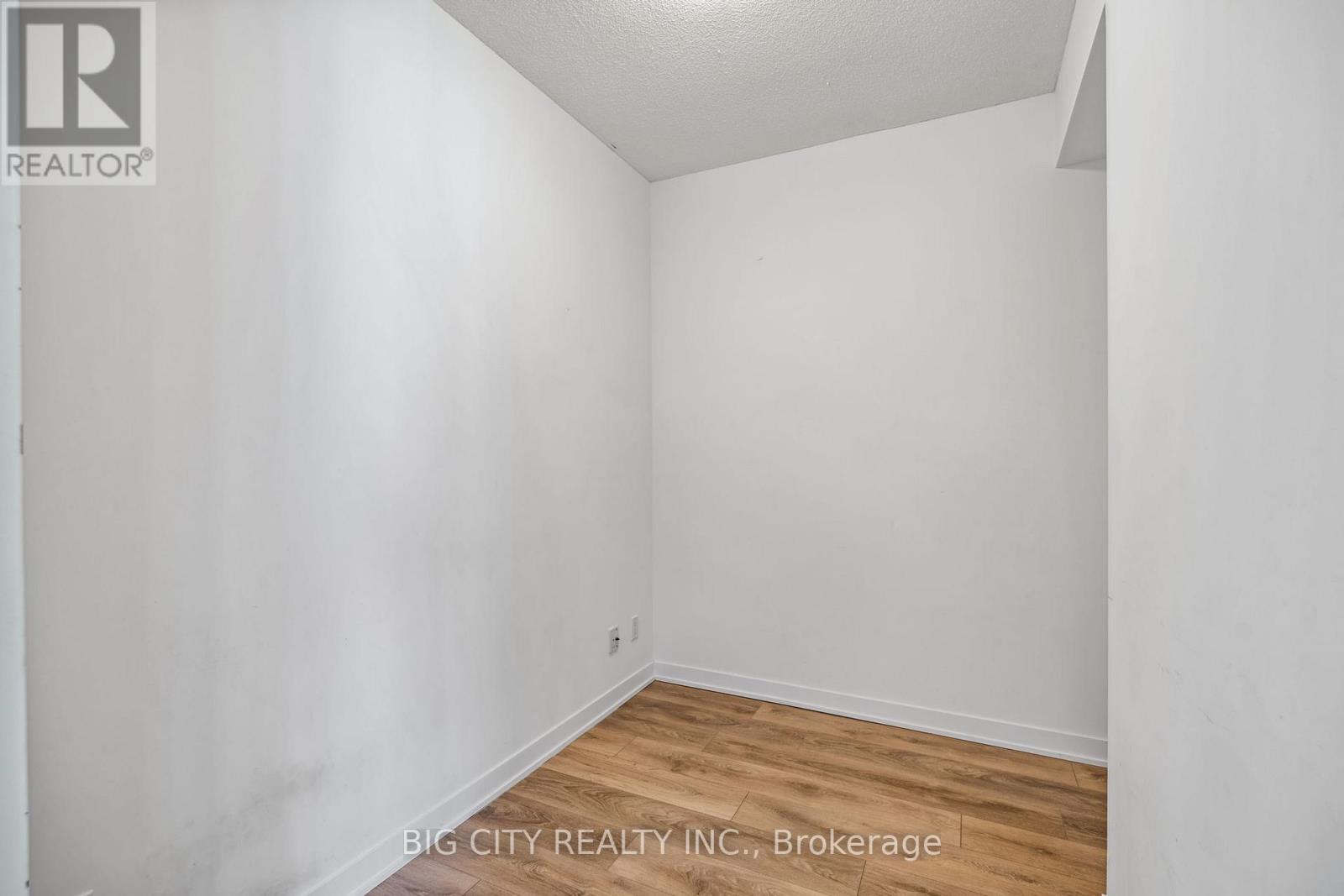 Photo 1 of 3107 87 Peter Street, Toronto ON