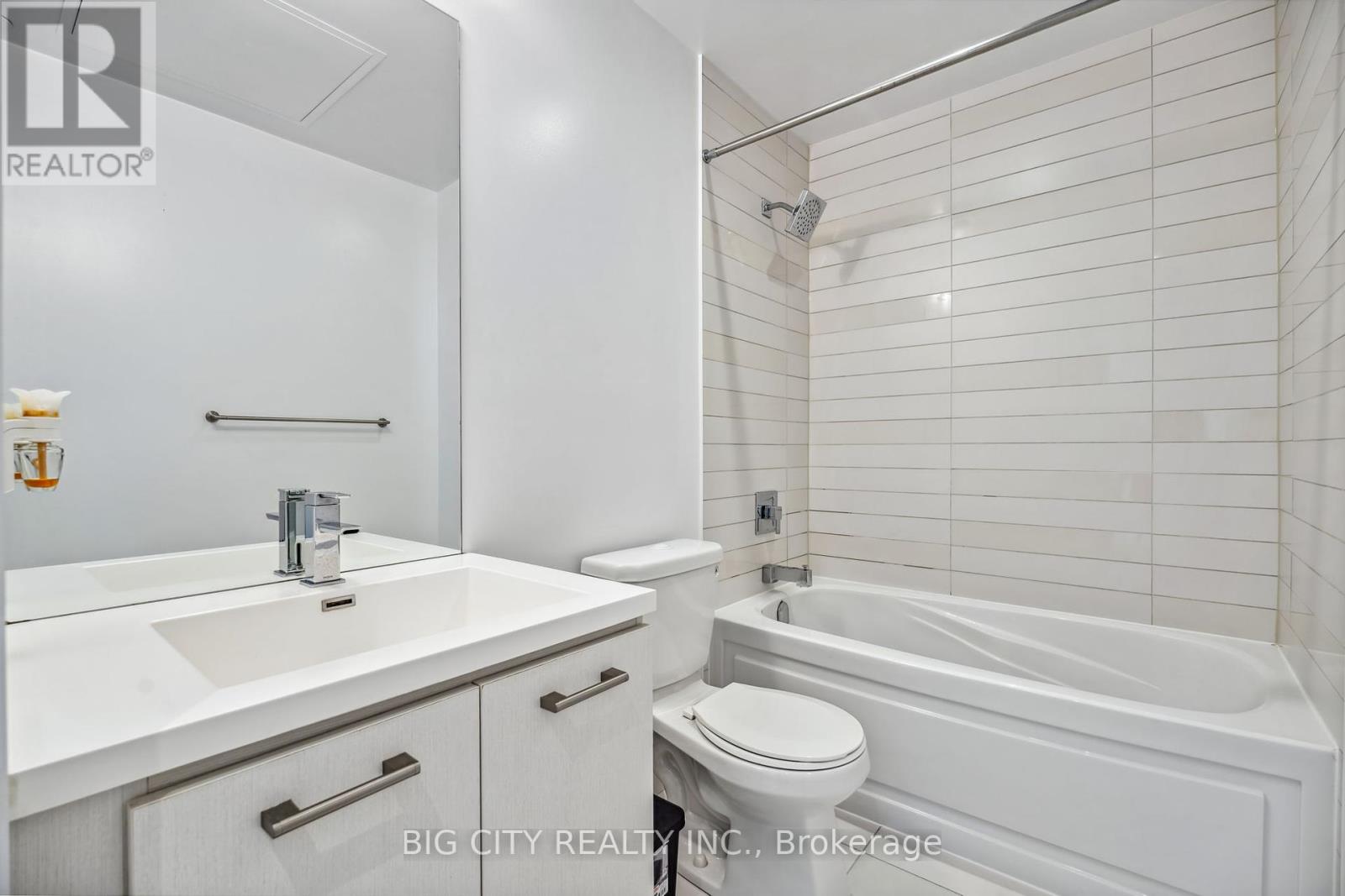 Photo 15 of 3107 87 Peter Street, Toronto ON