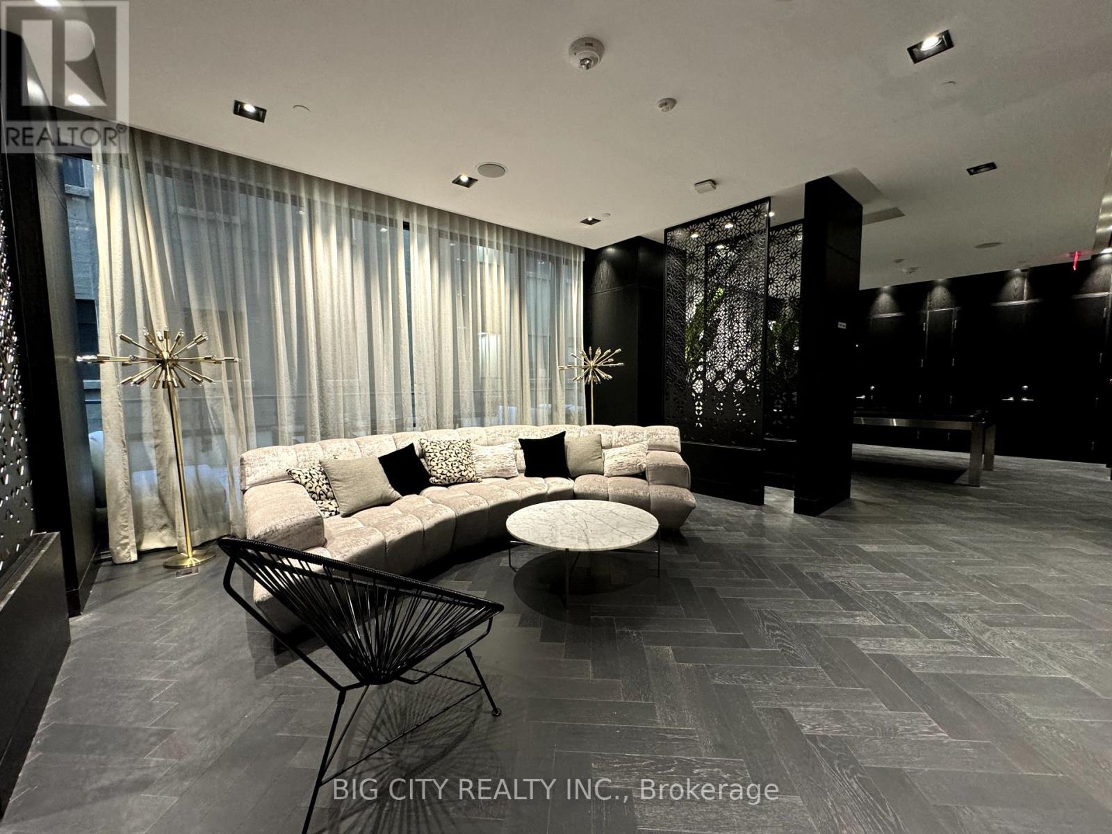 Photo 6 of 3107 87 Peter Street, Toronto ON