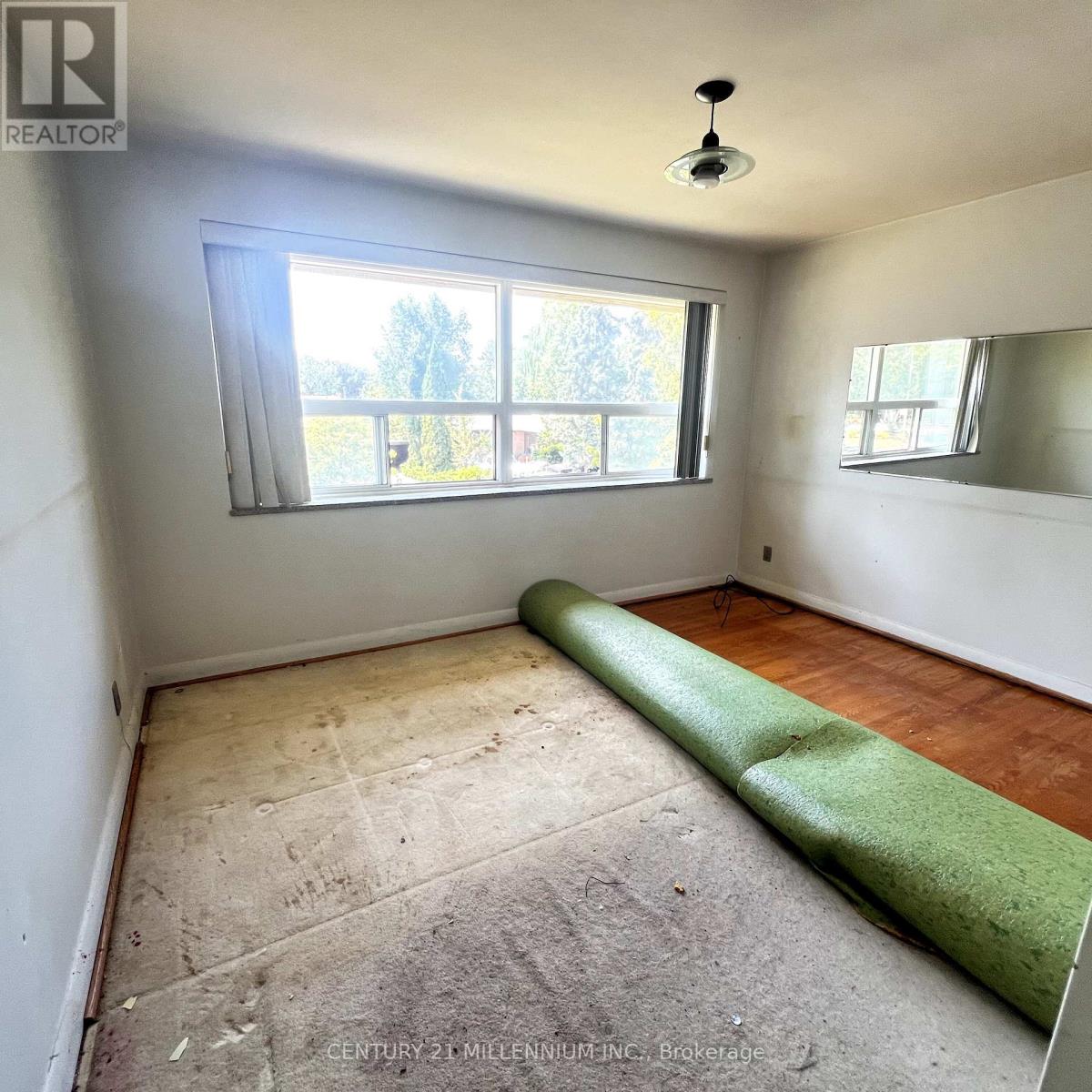 Photo 30 of 171 Cottonwood Drive, Toronto ON