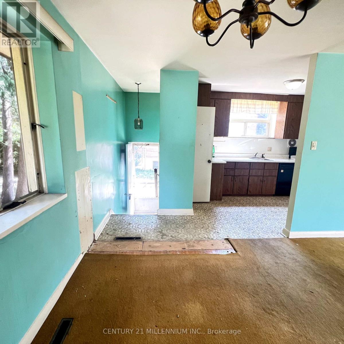 Photo 17 of 171 Cottonwood Drive, Toronto ON
