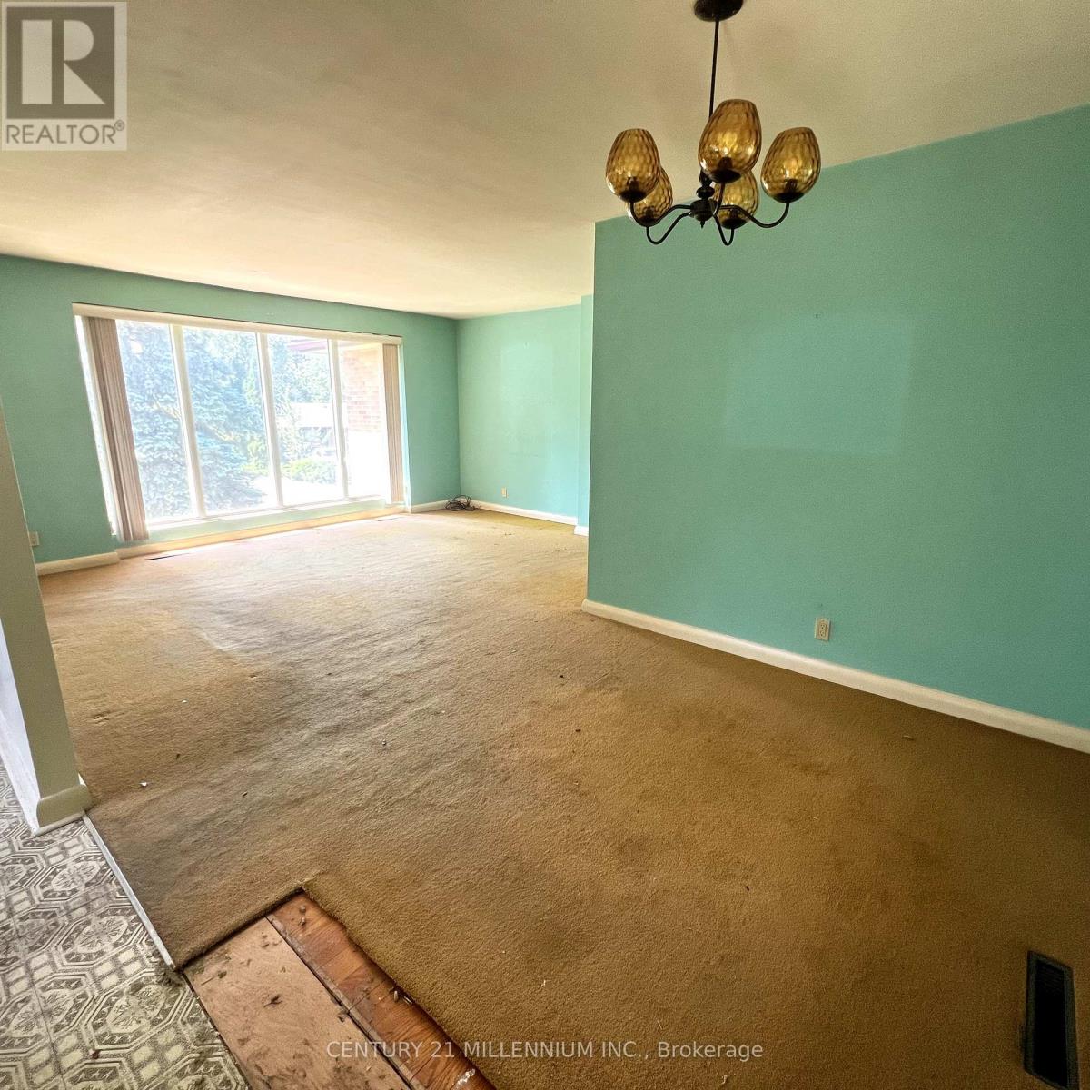 Photo 15 of 171 Cottonwood Drive, Toronto ON