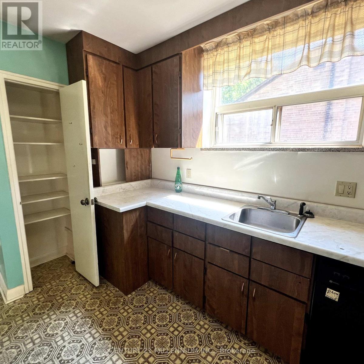 Photo 23 of 171 Cottonwood Drive, Toronto ON
