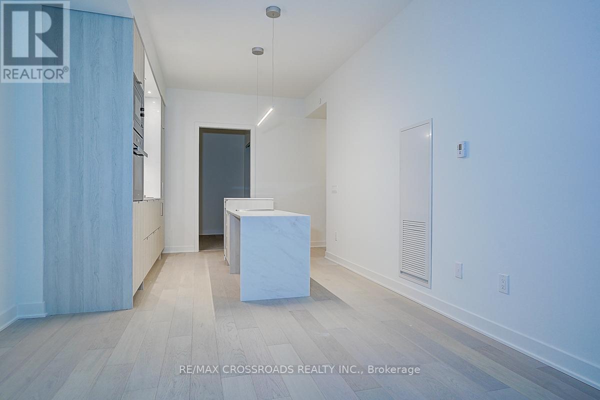 Photo 2 of 1607 11 Yorkville Avenue, Toronto ON