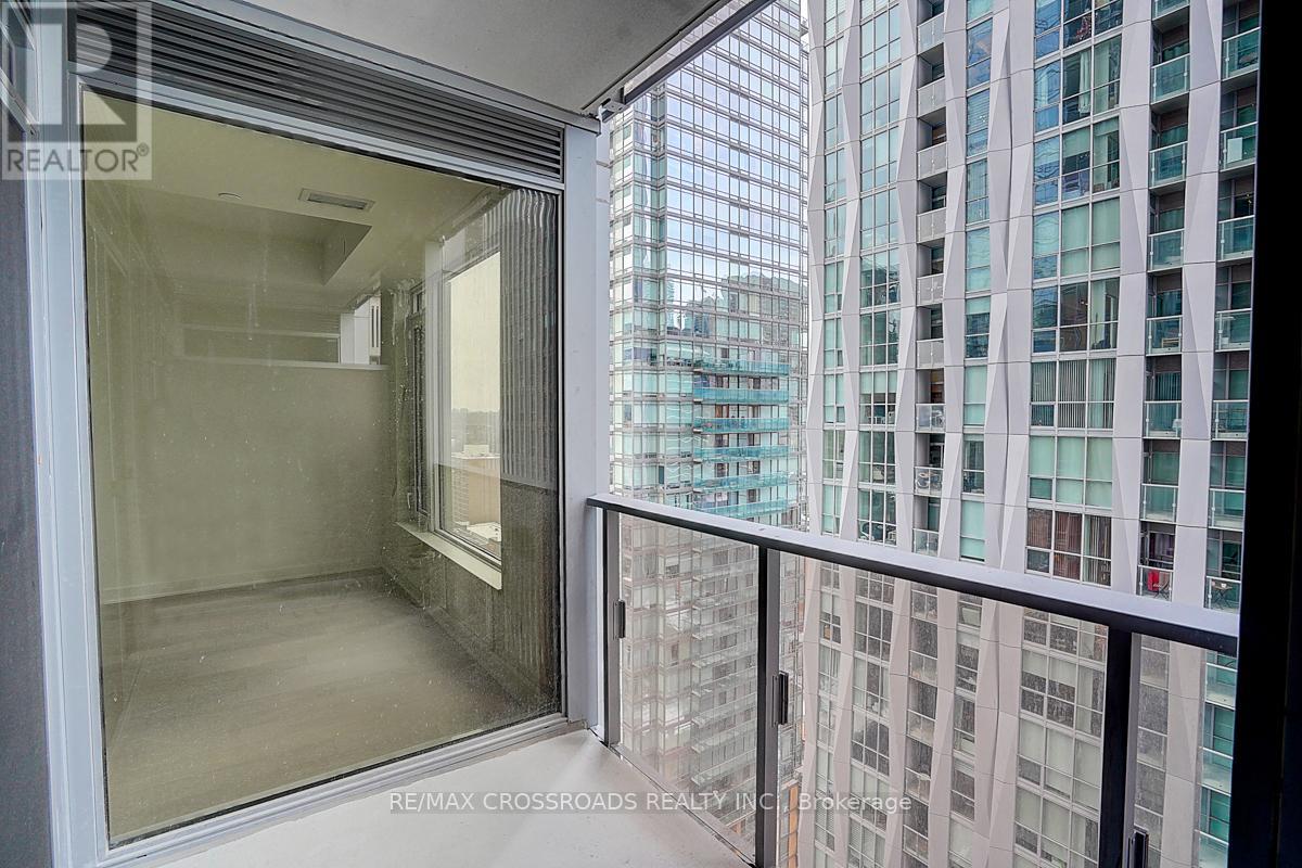 Photo 15 of 1607 11 Yorkville Avenue, Toronto ON