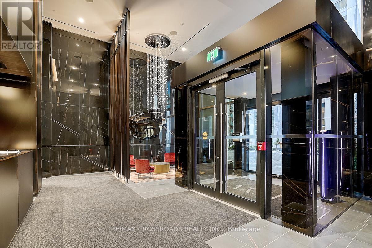 Photo 1 of 1607 11 Yorkville Avenue, Toronto ON