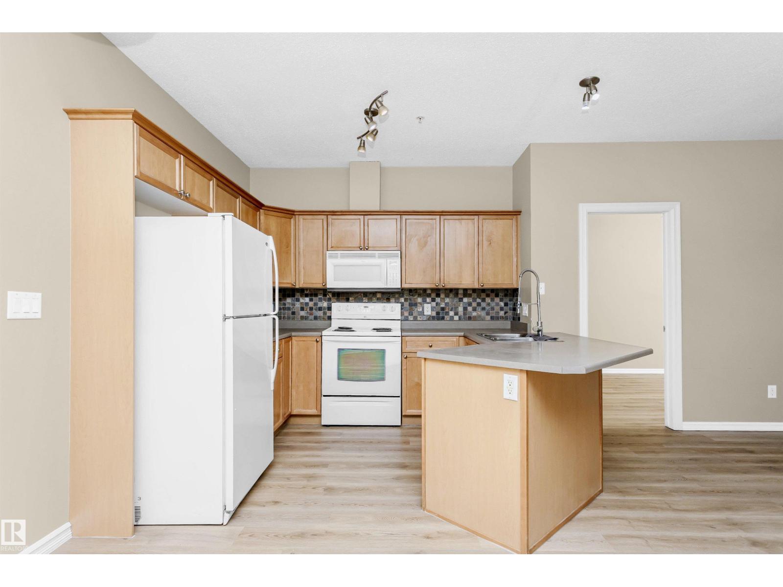Photo 4 of 315 226 Macewan Rd Sw, Edmonton AB