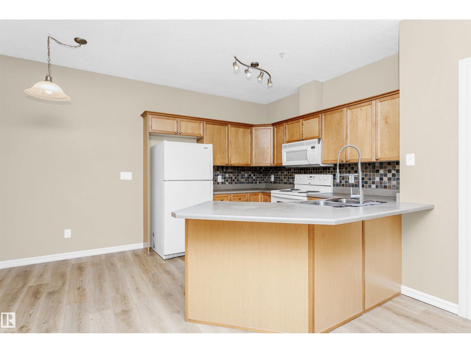 Photo 7 of 315 226 Macewan Rd Sw, Edmonton AB