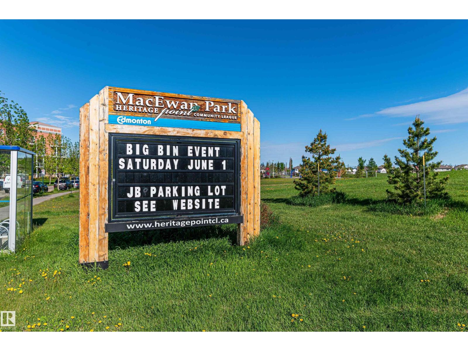 Photo 3 of 315 226 Macewan Rd Sw, Edmonton AB