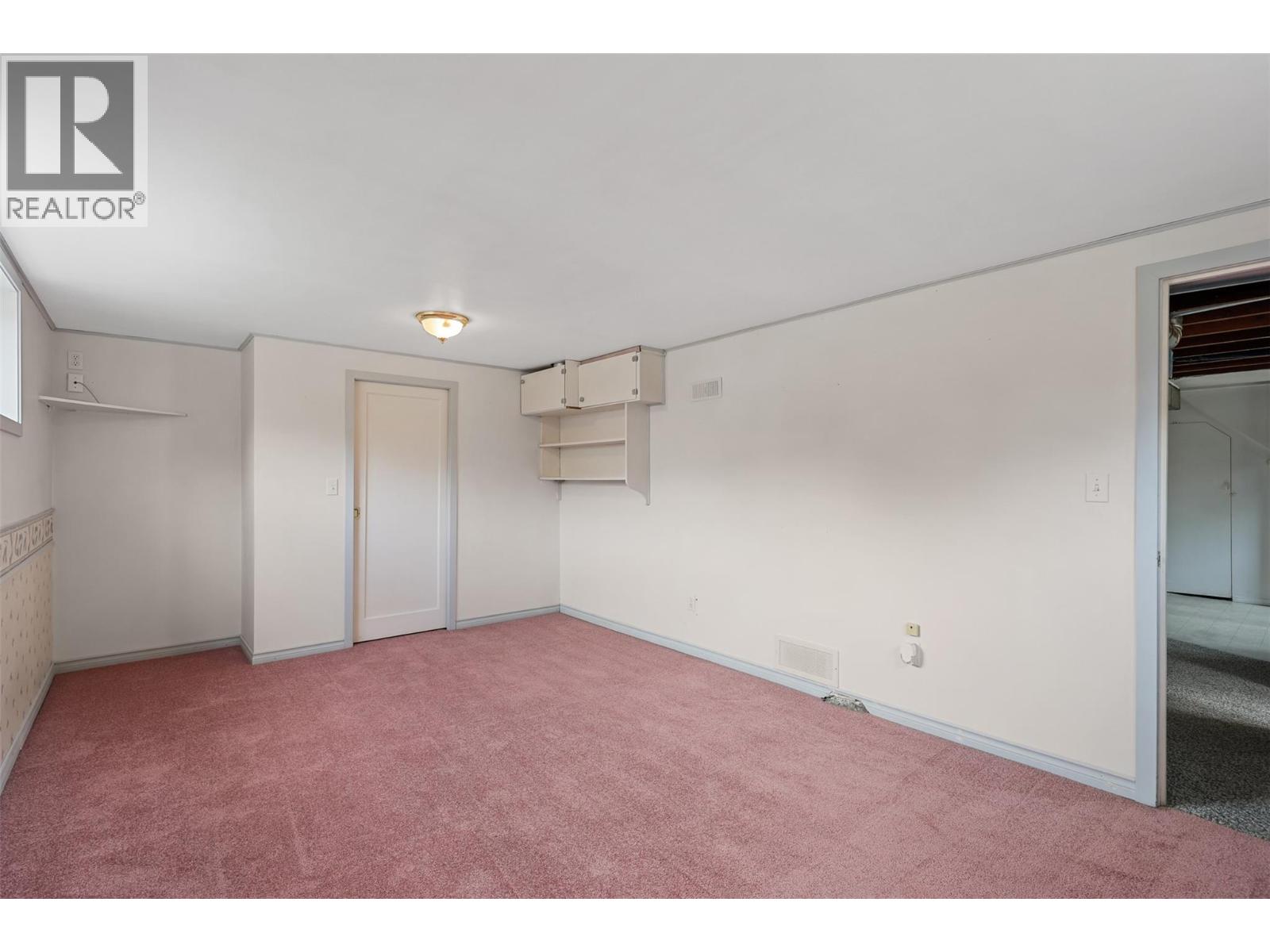 Photo 16 of 2152 Crescent Drive, Kamloops BC