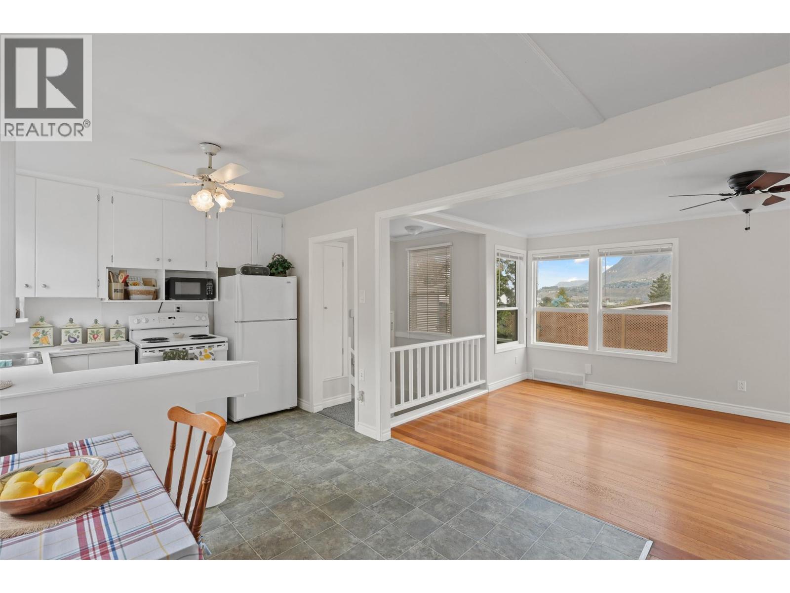 Photo 7 of 2152 Crescent Drive, Kamloops BC