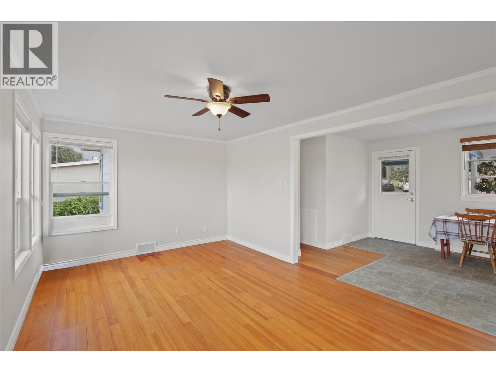 Photo 11 of 2152 Crescent Drive, Kamloops BC