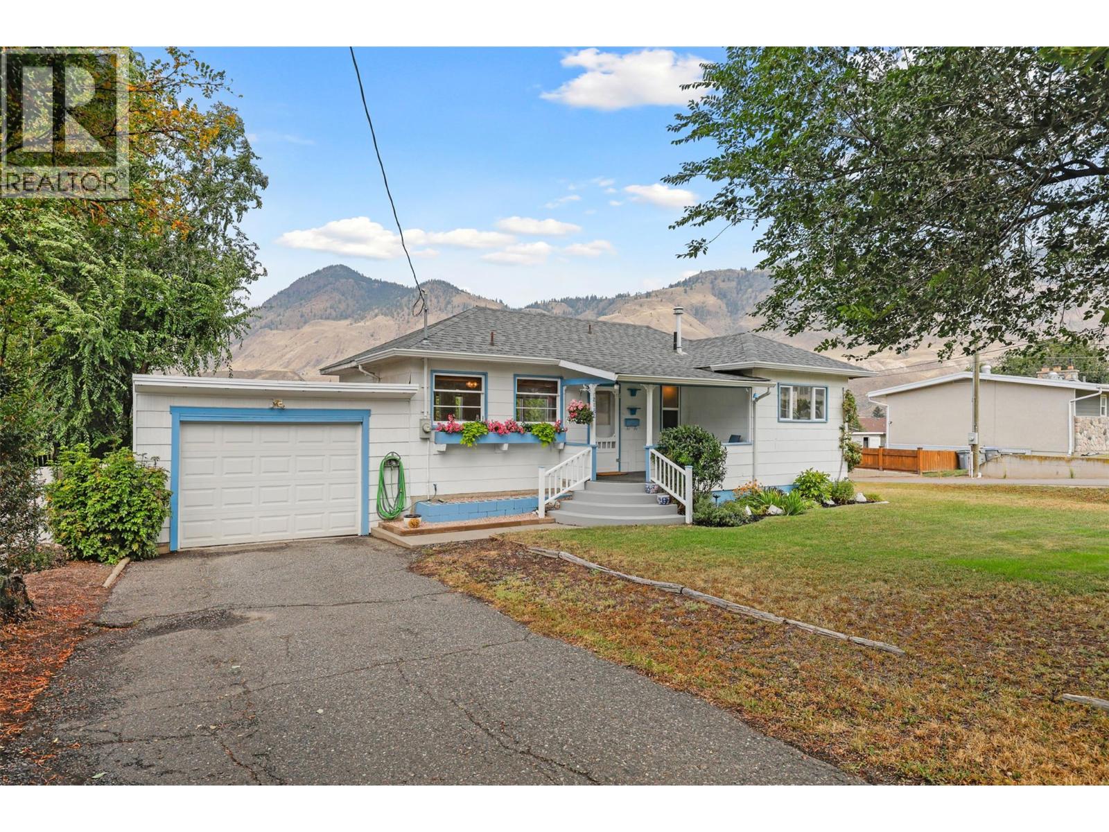 Photo 2 of 2152 Crescent Drive, Kamloops BC