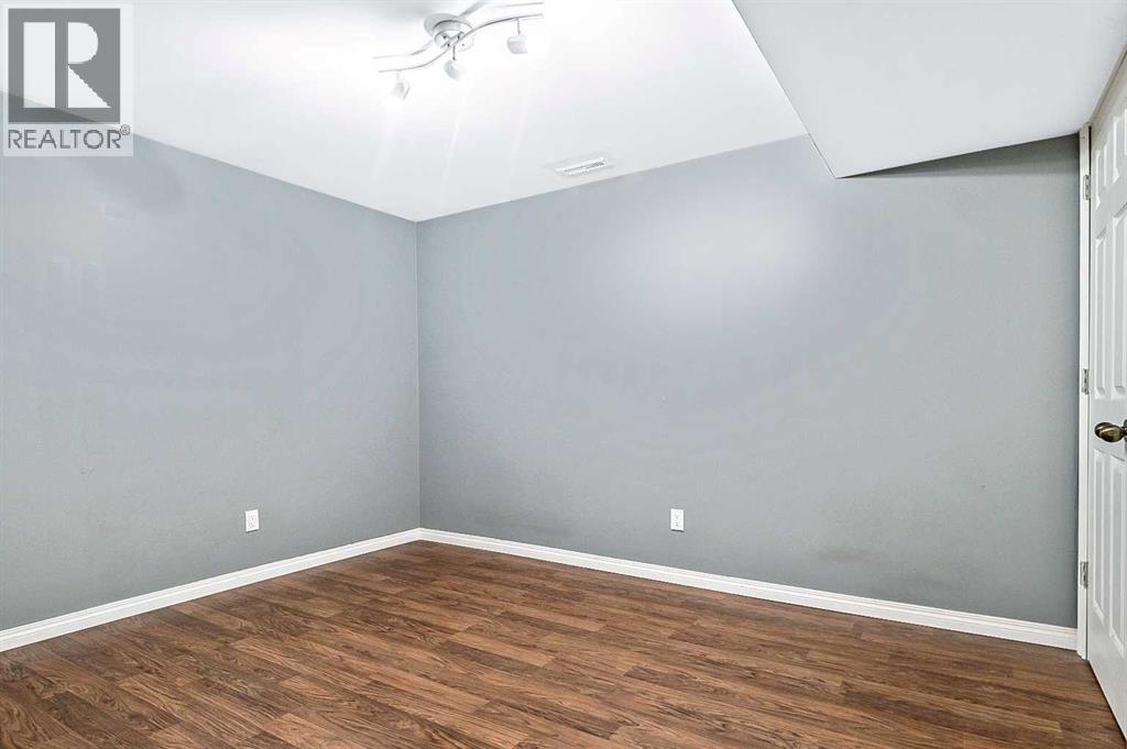 Single Family House for Sale in  Everglen Rise SW Evergreen Calgary 
