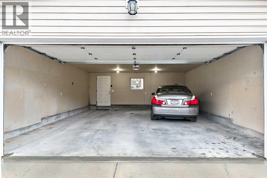 Single Family House for Sale in  Everglen Rise SW Evergreen Calgary 