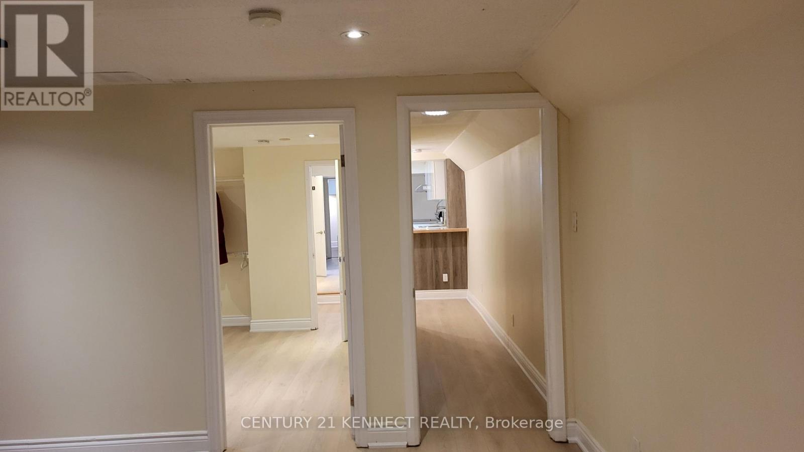 Photo 19 of Bsmt 181 Augusta Avenue, Toronto ON