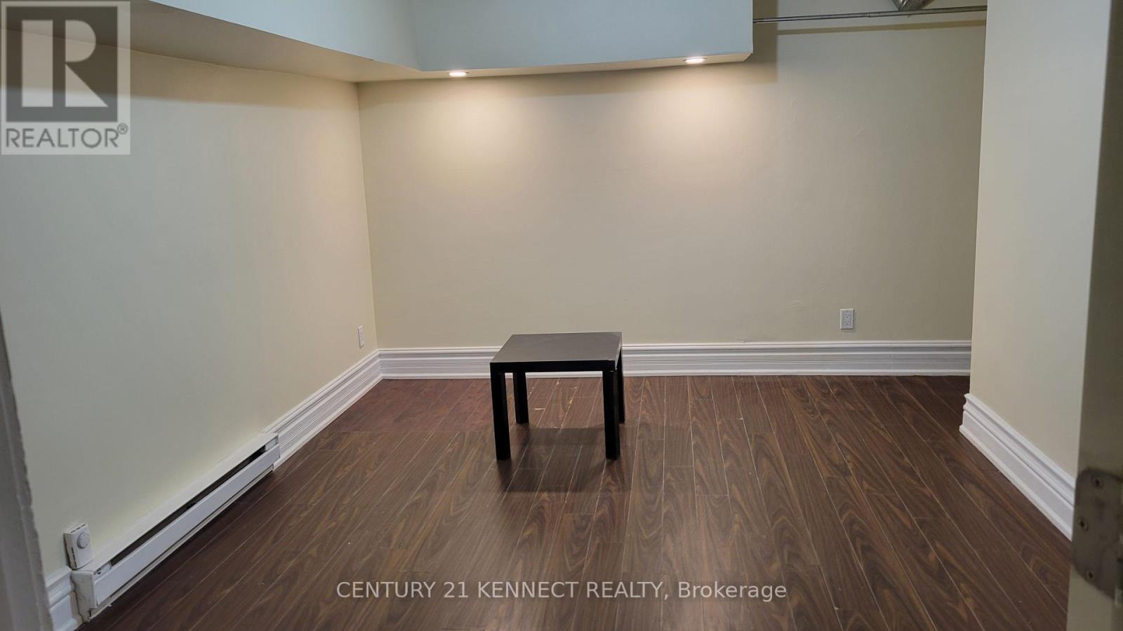 Photo 18 of Bsmt 181 Augusta Avenue, Toronto ON