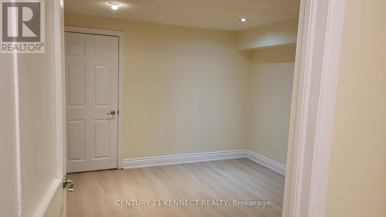 Photo 2 of Bsmt 181 Augusta Avenue, Toronto ON