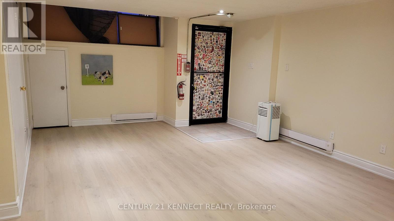 Photo 5 of Bsmt 181 Augusta Avenue, Toronto ON