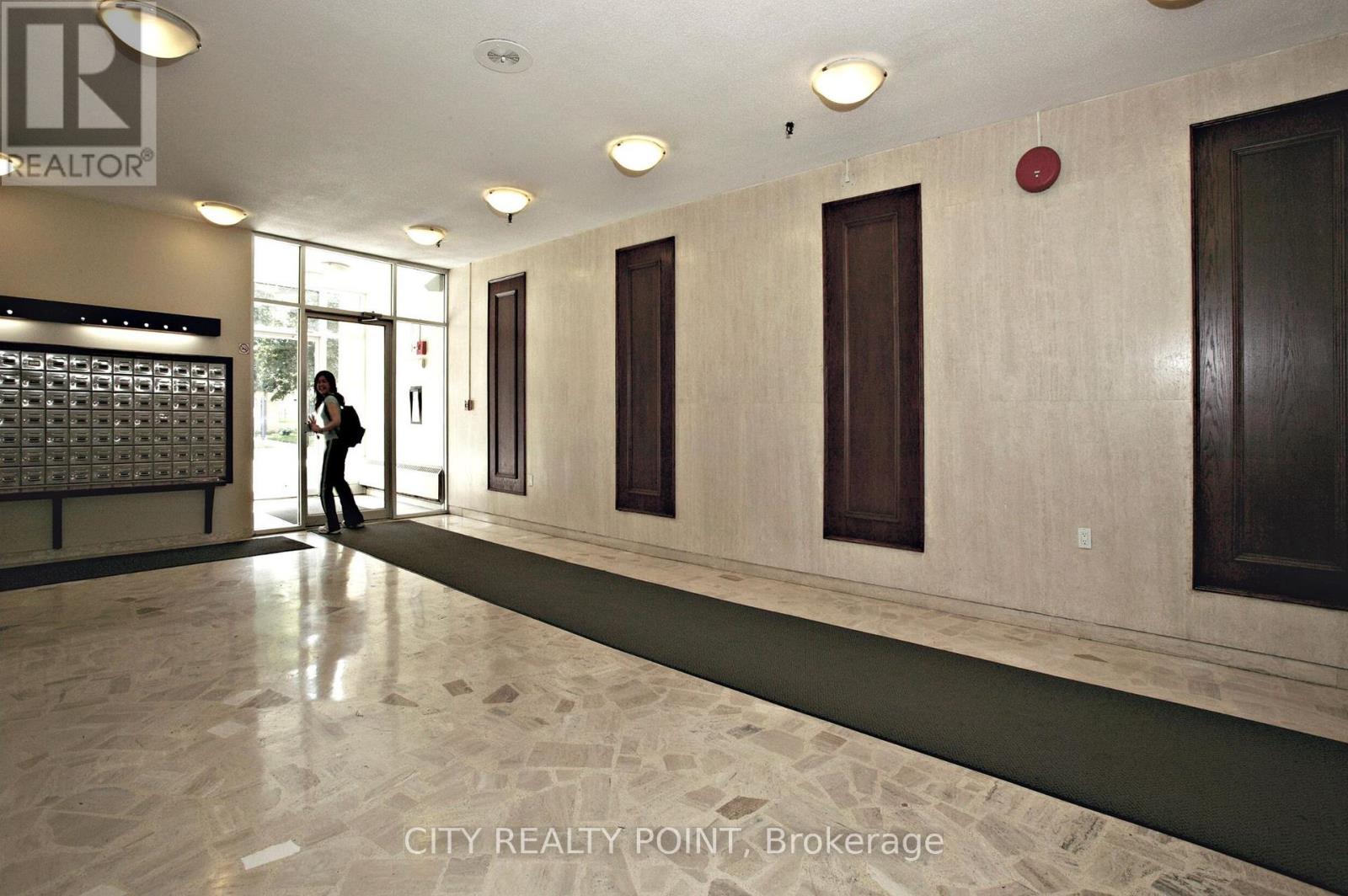 Photo 2 of 601 1500 Bathurst Street, Toronto ON