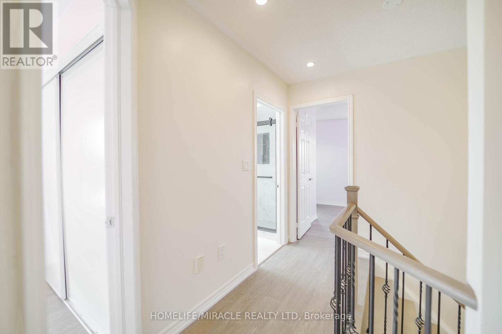 Photo 21 of 95 Kirkland Place, Whitby ON