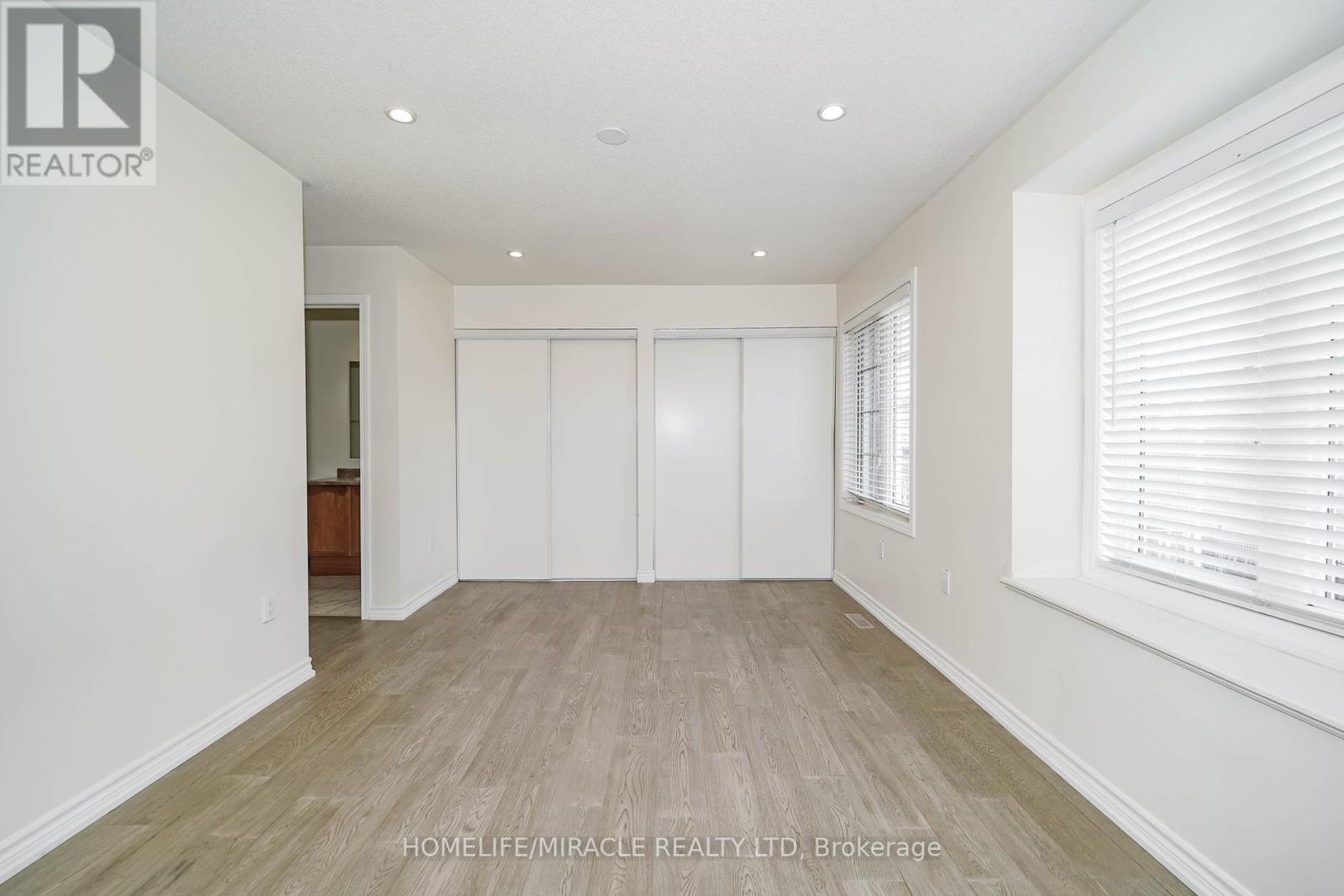 Photo 25 of 95 Kirkland Place, Whitby ON