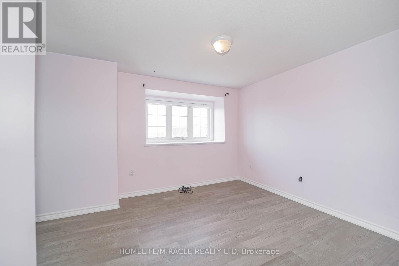 Photo 27 of 95 Kirkland Place, Whitby ON