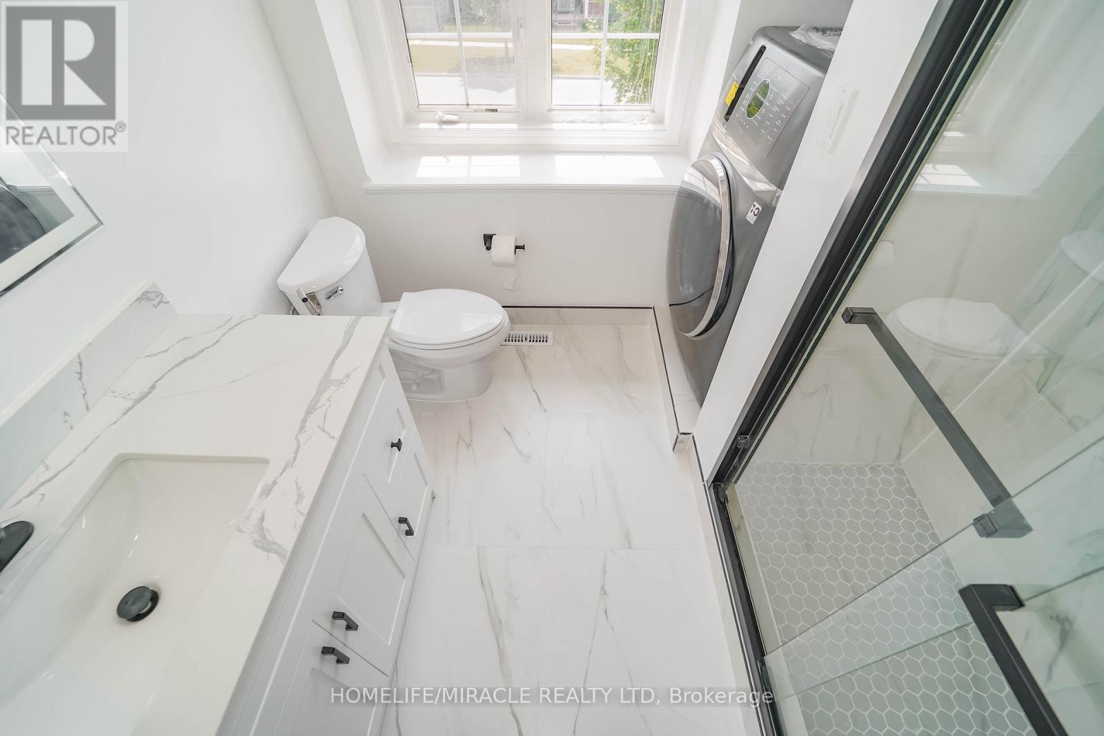Photo 29 of 95 Kirkland Place, Whitby ON