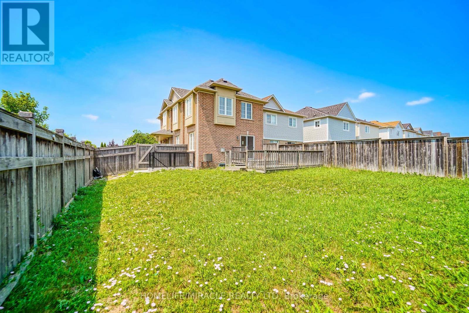 Photo 33 of 95 Kirkland Place, Whitby ON