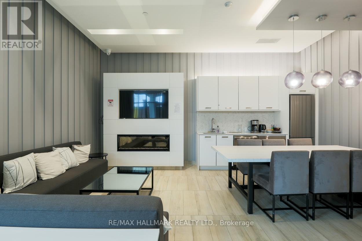 Photo 14 of 220 1630 Queen Street E, Toronto ON