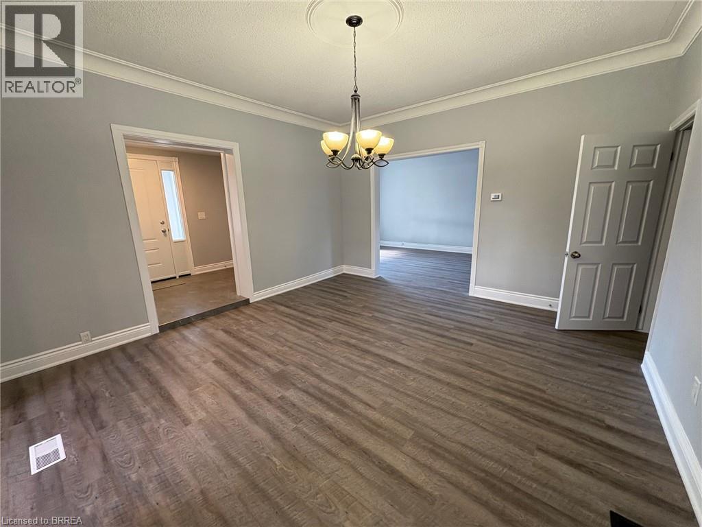 Photo 17 of 139 Terrace Hill Street, Brantford ON