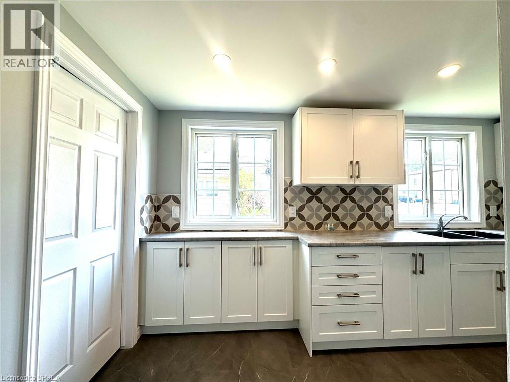 Photo 6 of 139 Terrace Hill Street, Brantford ON